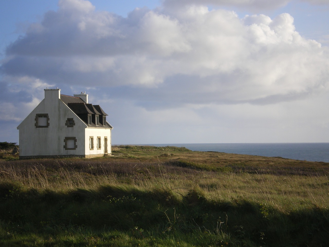 house brittany sky free photo