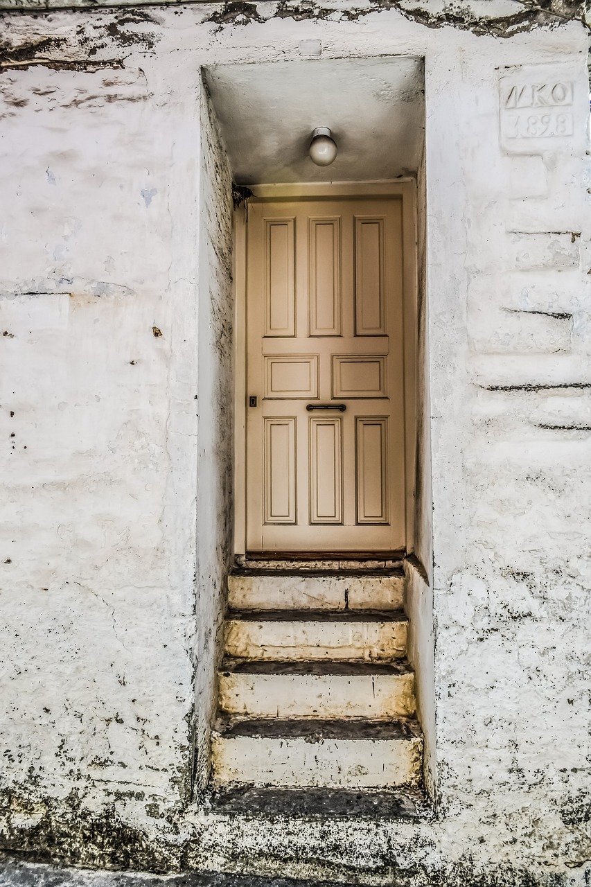 house entrance stairs free photo