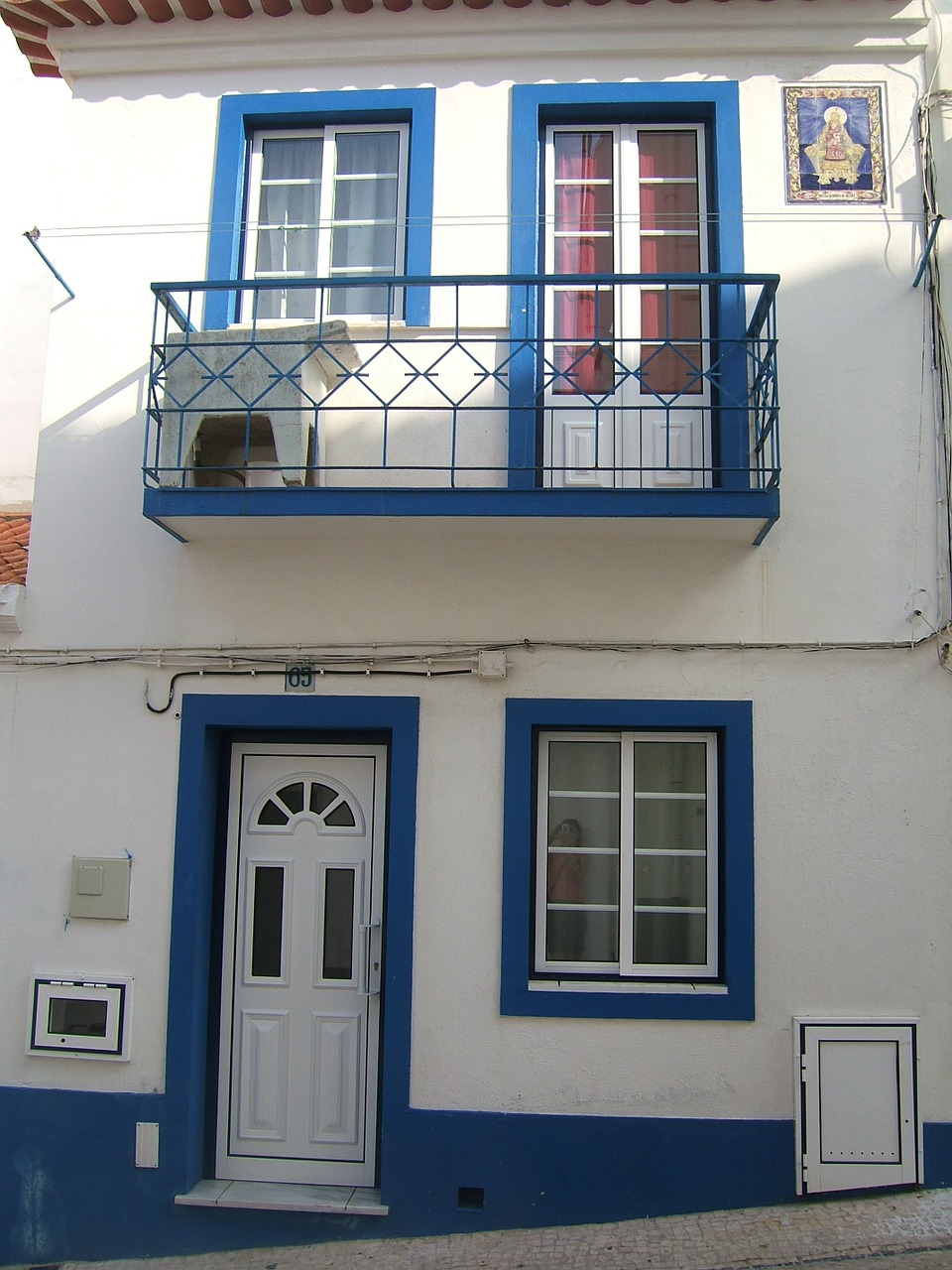 house white blue free photo