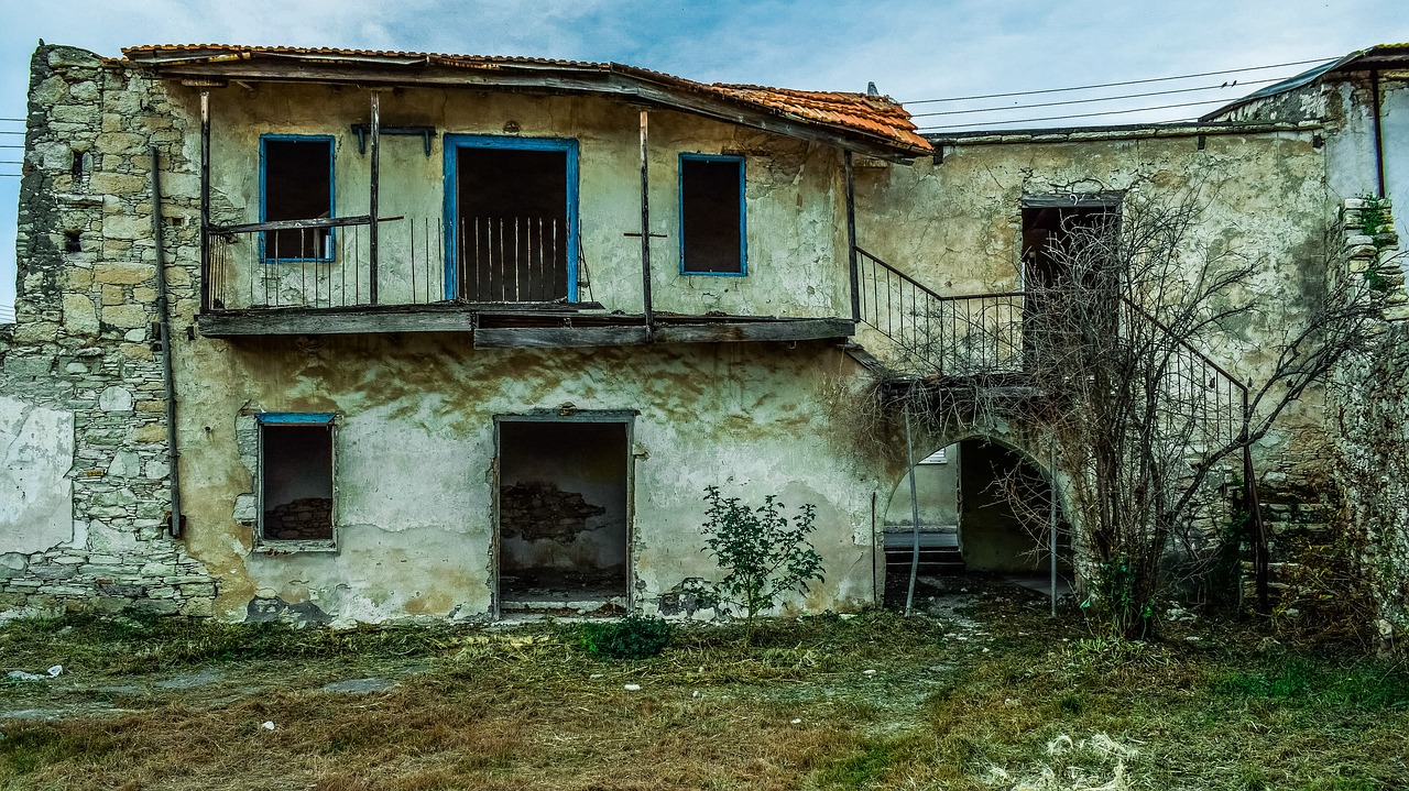 house architecture abandoned free photo