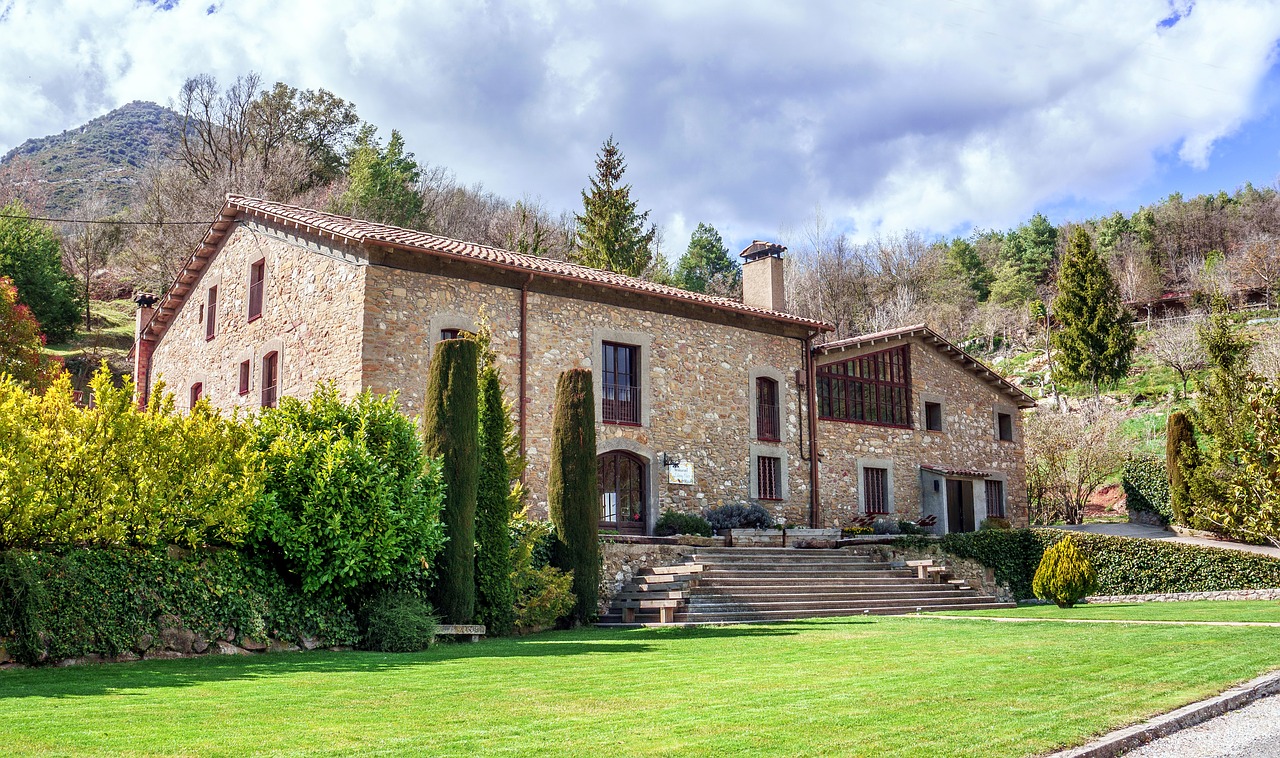 house  architecture  lawn free photo