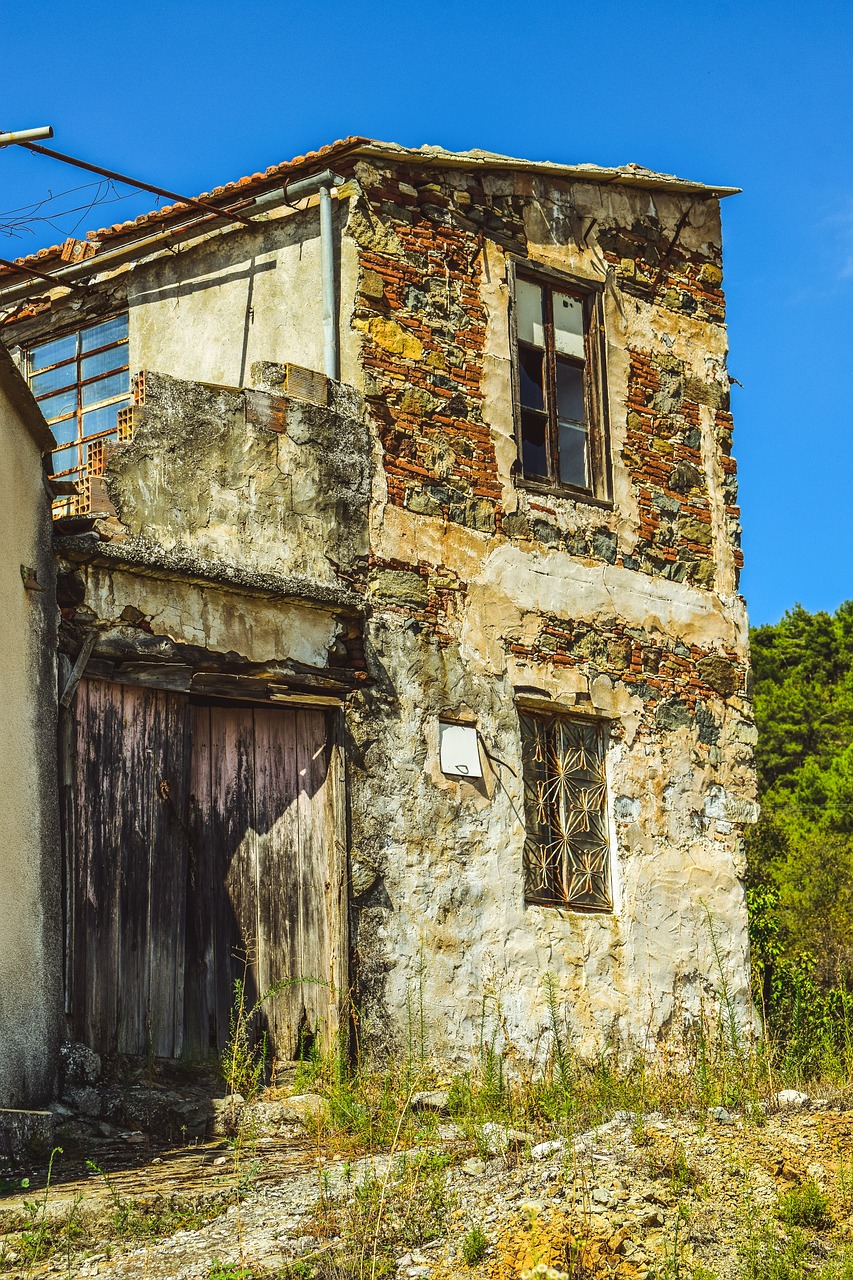 house  old  abandoned free photo