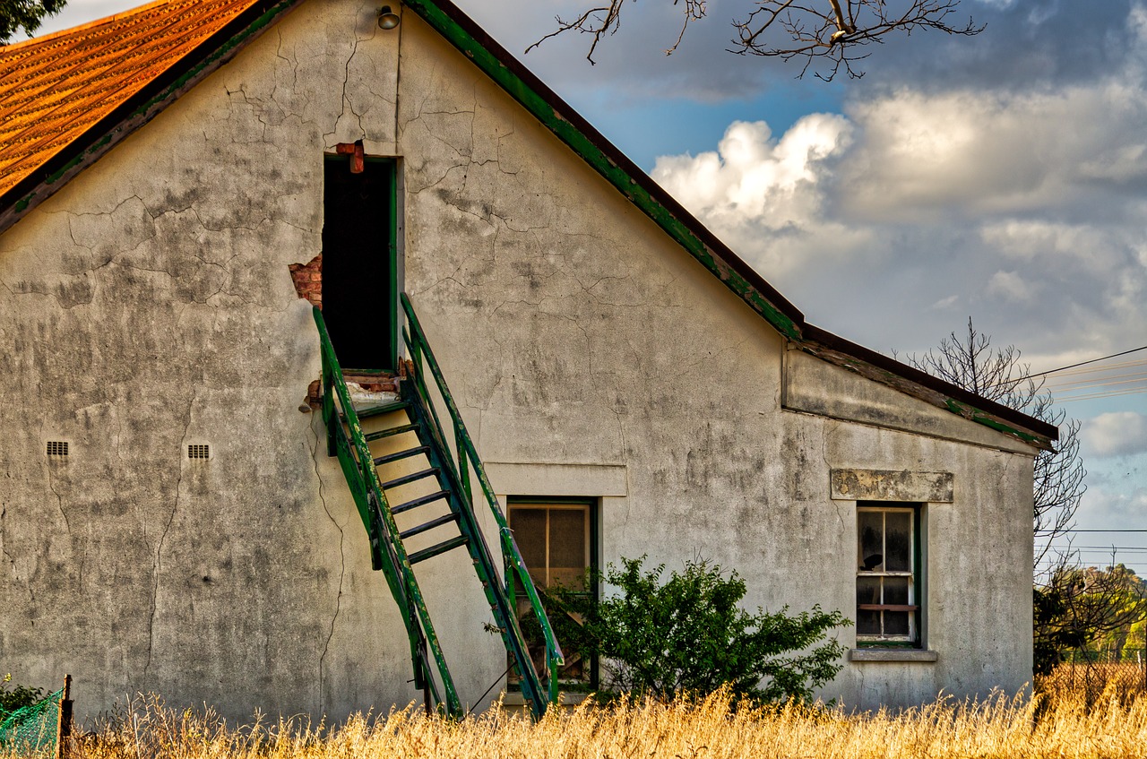 house  farmhouse  rustic free photo