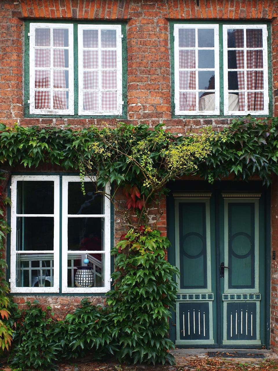 house  old  windows free photo