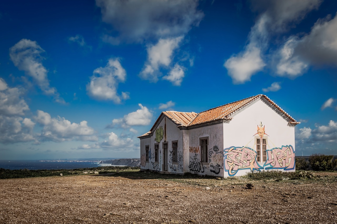 house  empty  abandoned free photo