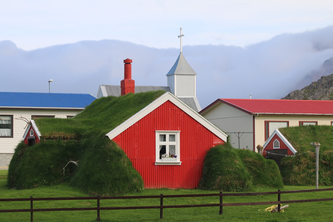 house  red  architecture free photo