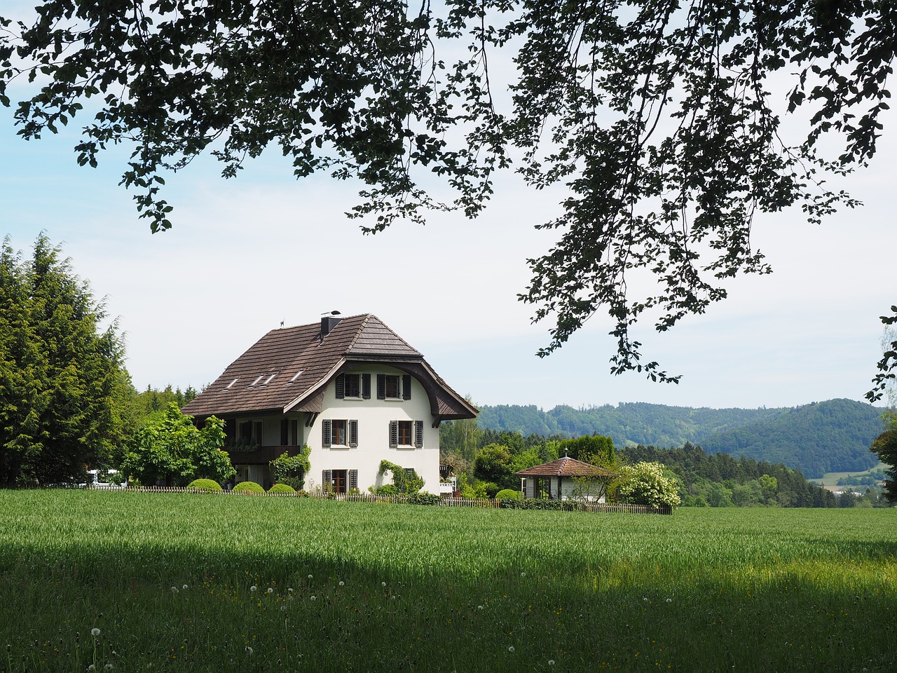 house  building  ründihaus free photo