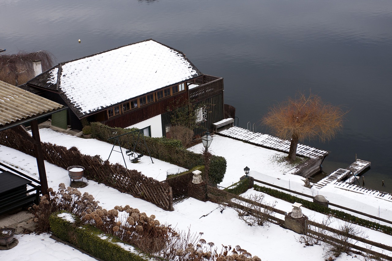 house lake austria free photo