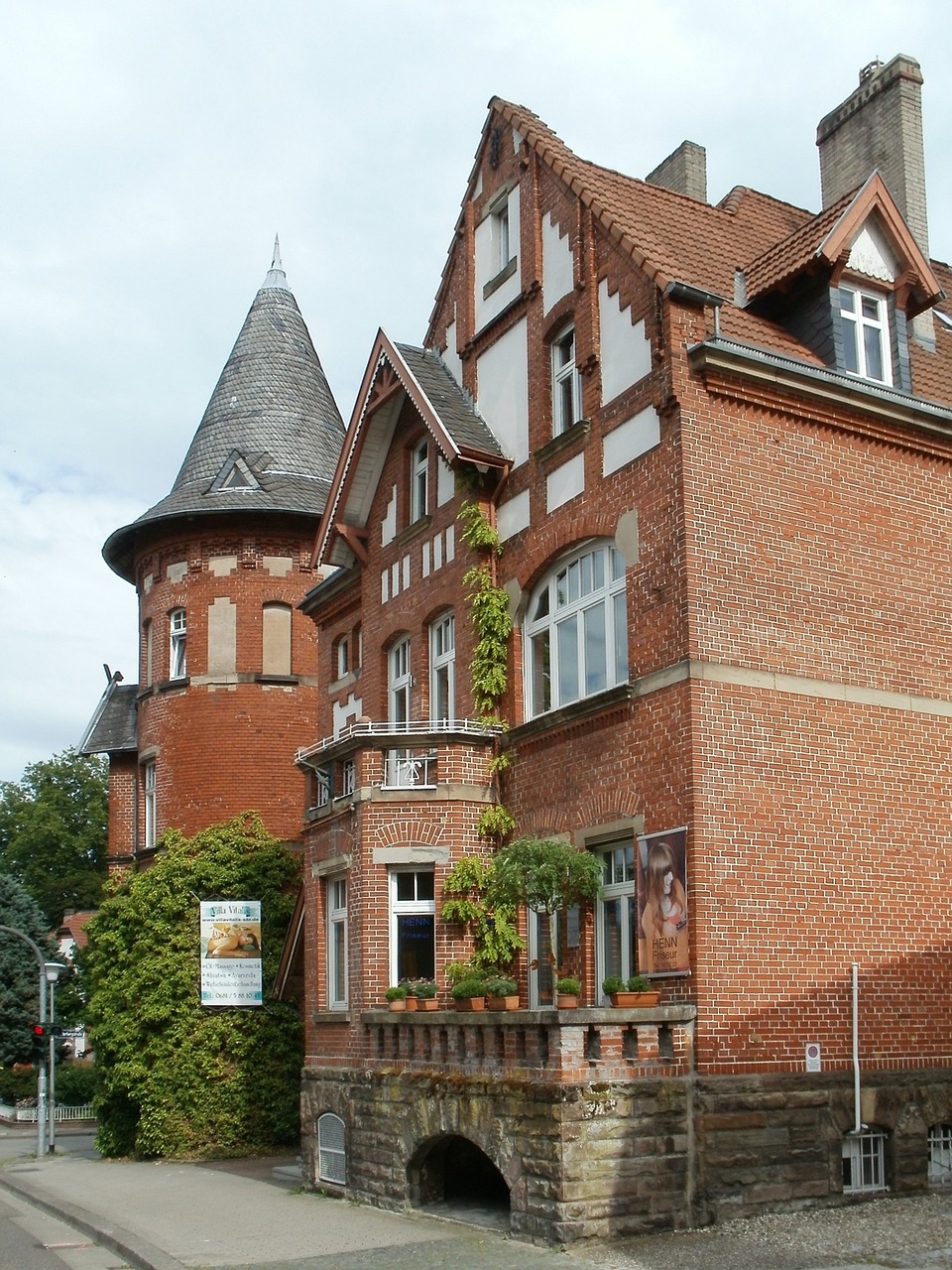 house building saarbruecken free photo