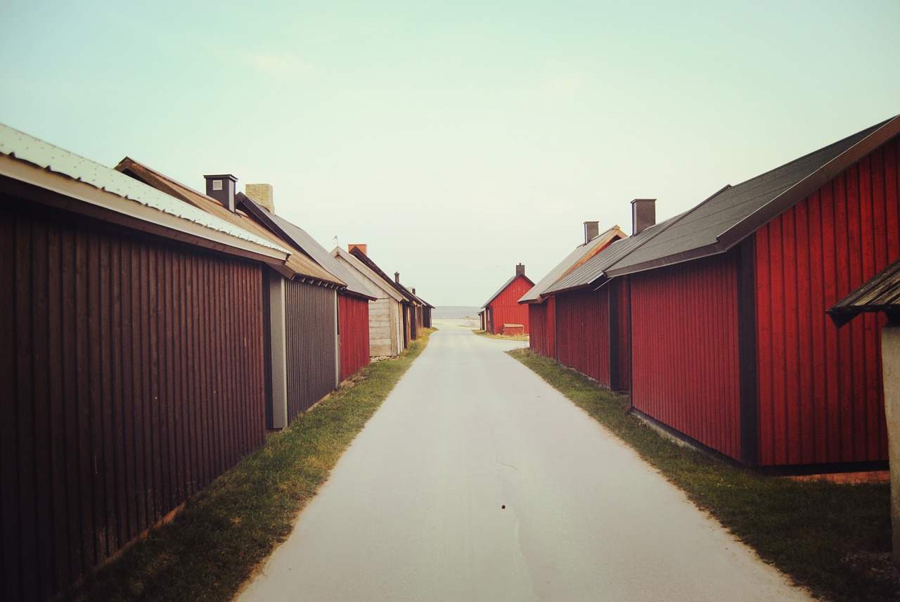 house fishing village red house free photo