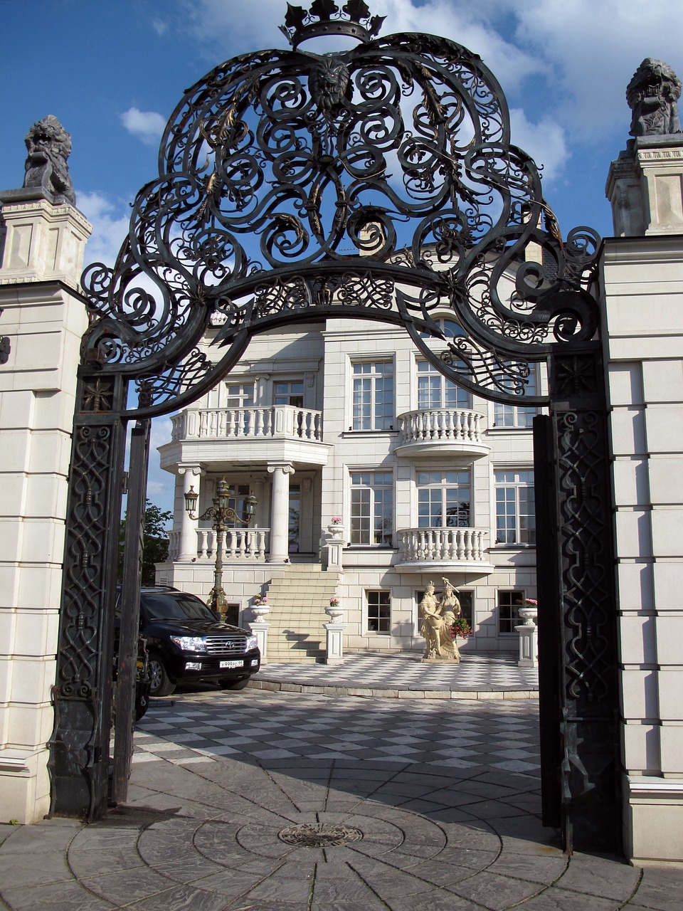 house architecture gate free photo