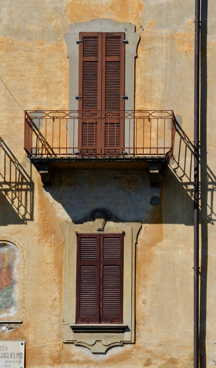 house facade  italy  architecture free photo