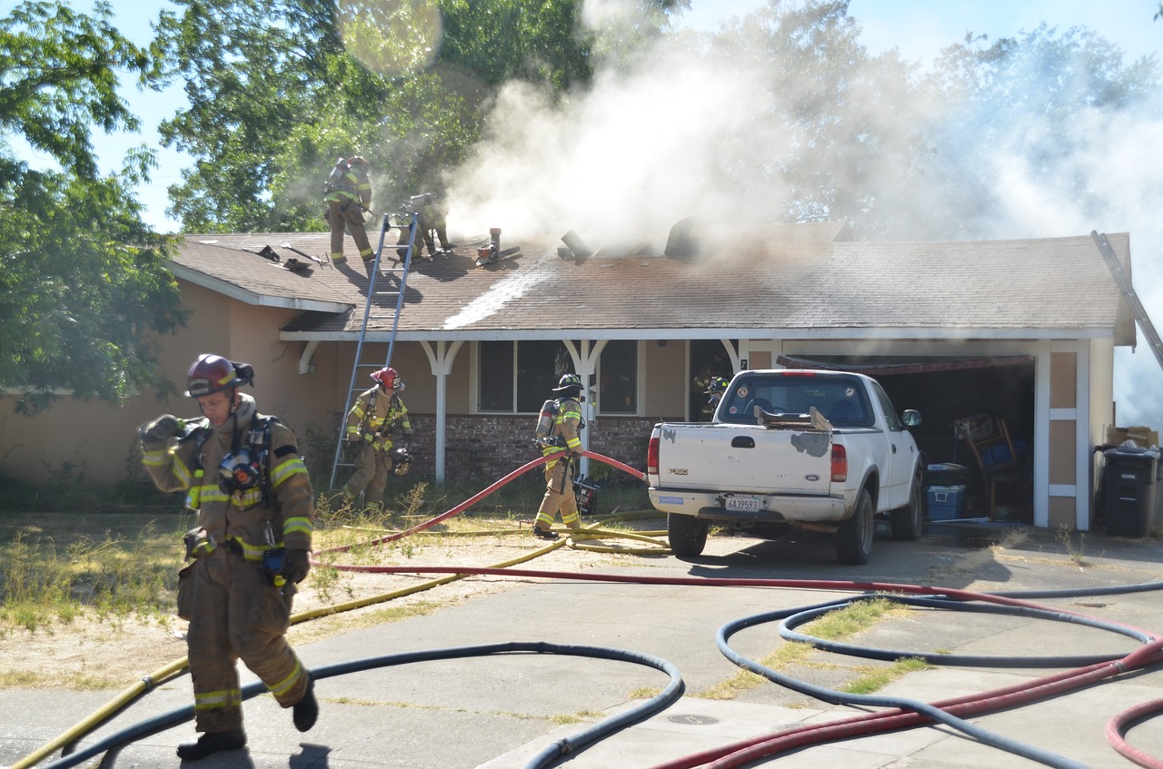 house fire  fireman  home free photo