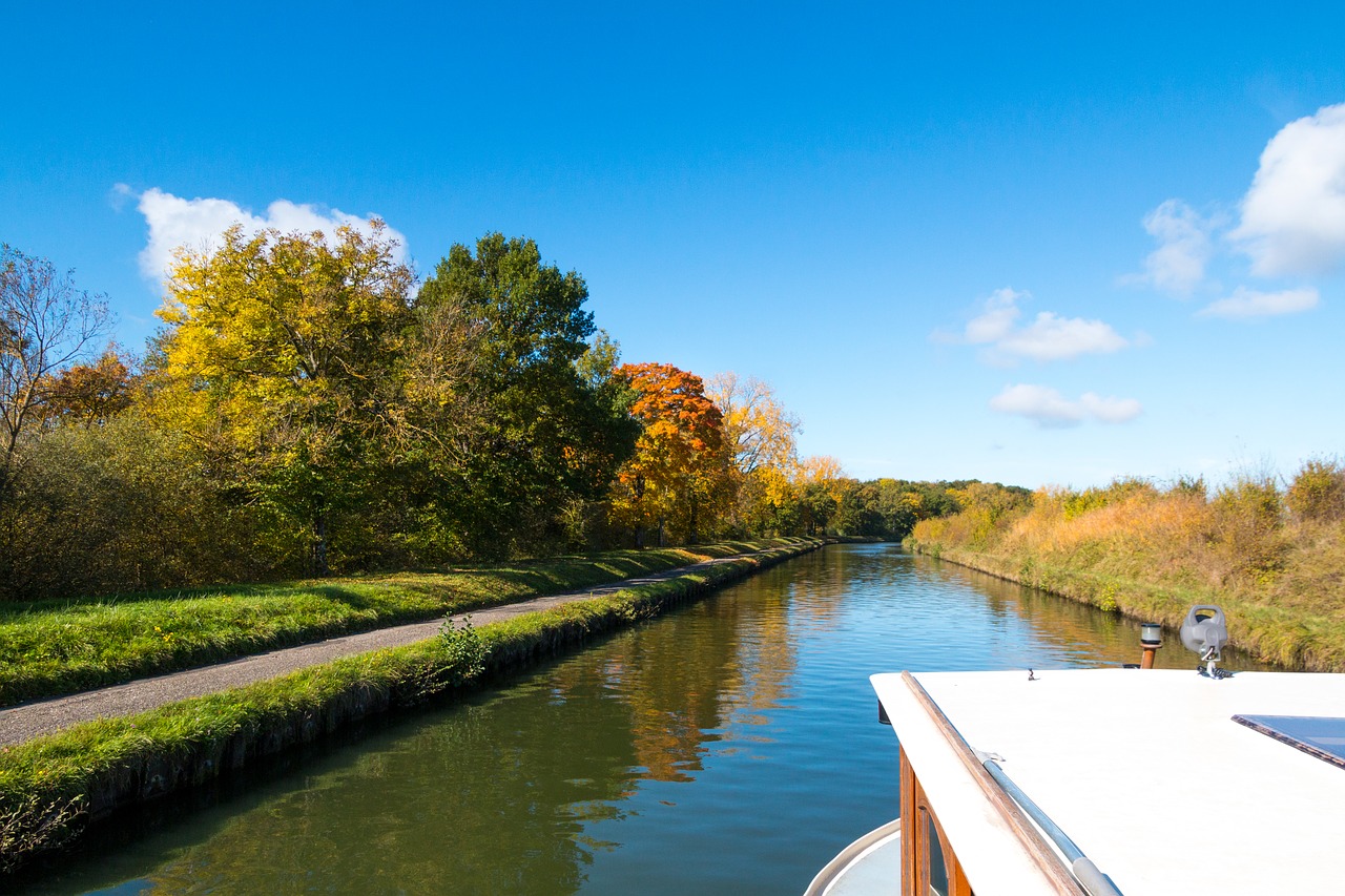 houseboat channel autumn free photo