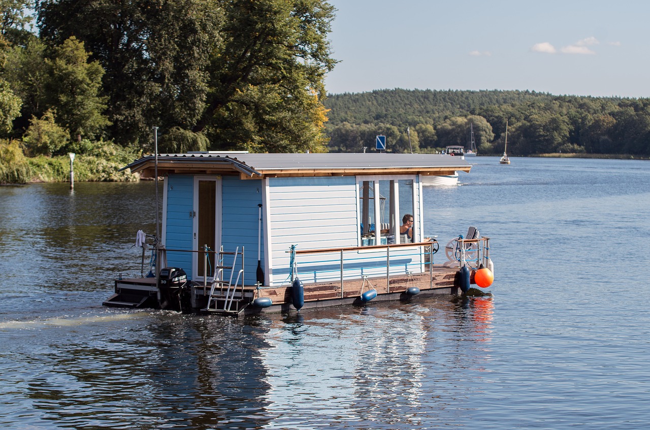 houseboat waters lake free photo