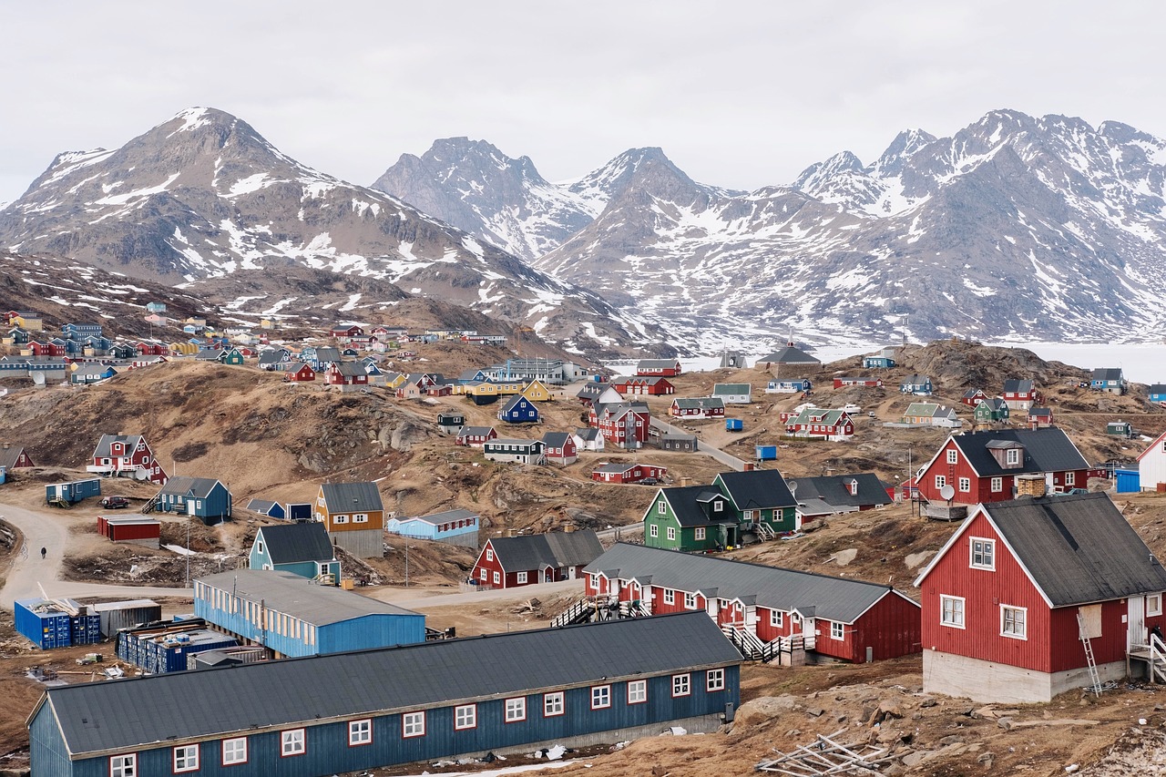 houses building mountain free photo