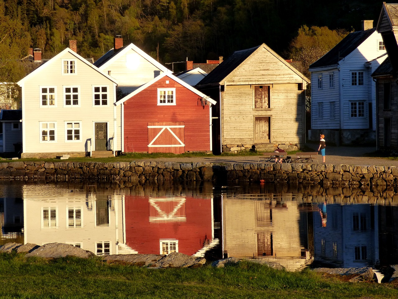 houses village river free photo