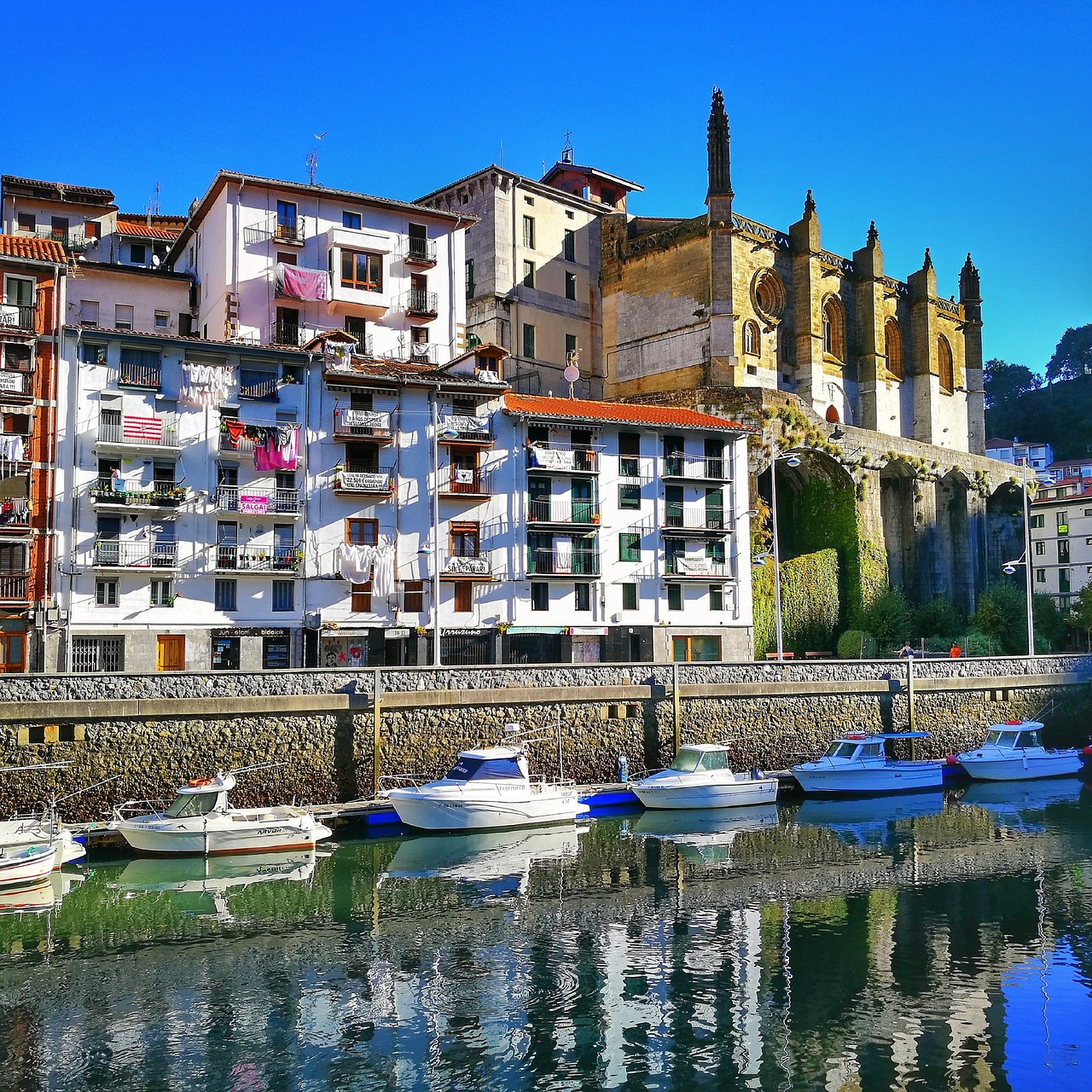 houses  port  spring free photo