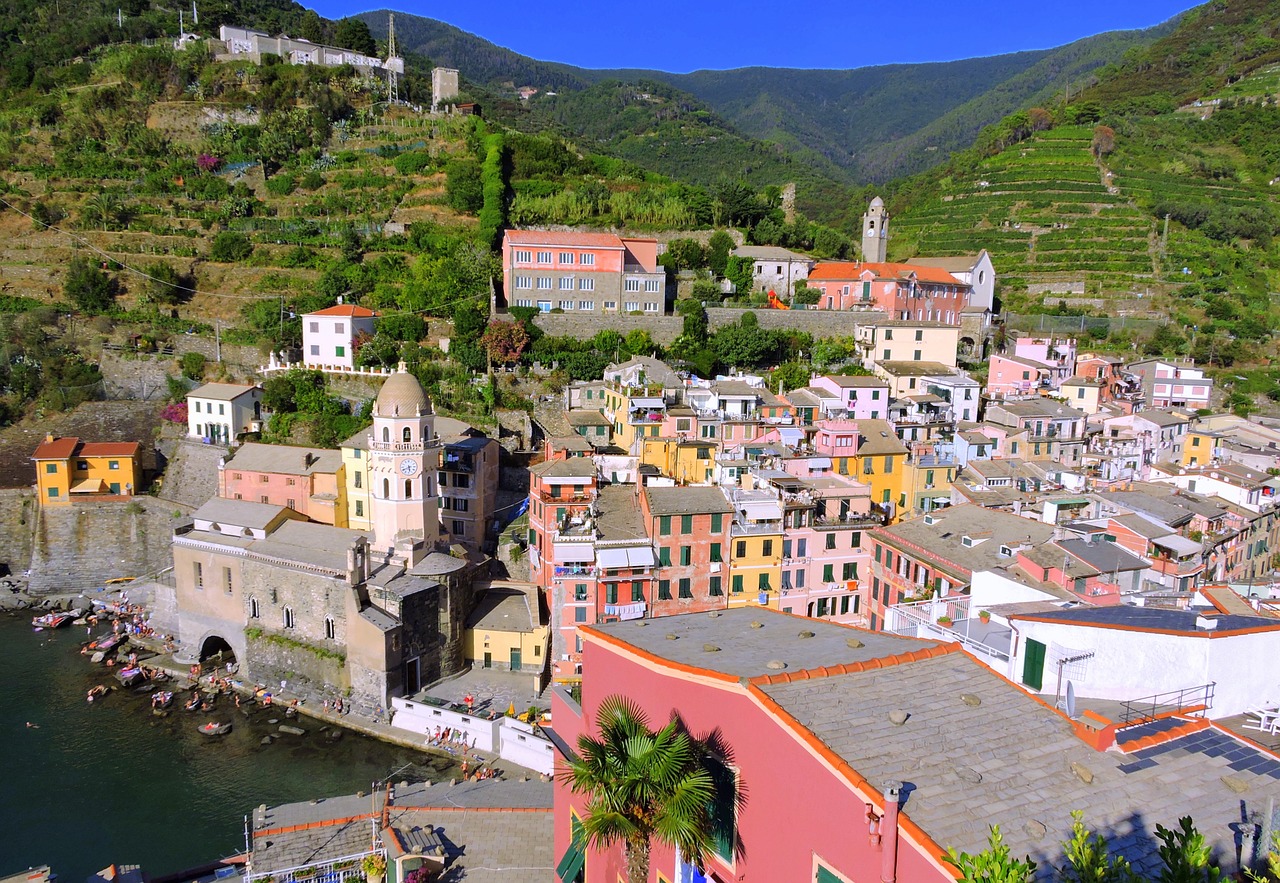 houses colors boats free photo