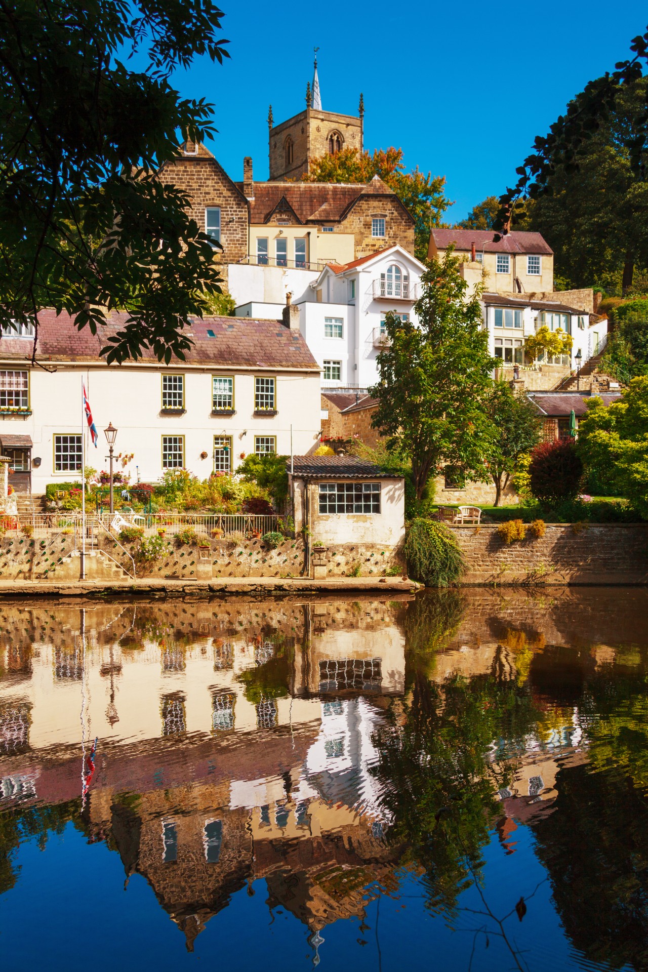 reflection water house free photo