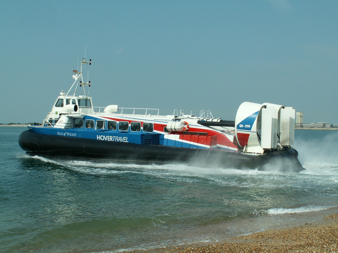 hovercraft,isle of white,beach,free pictures, free photos, free images, royalty free, free illustrations, public domain