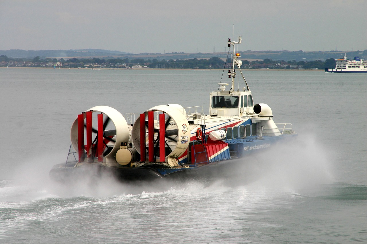 hovercraft, isle-of-wight, float, floating boat, amphibious, passenger transport, glide,free pictures, free photos, free images, royalty free, free illustrations, public domain
