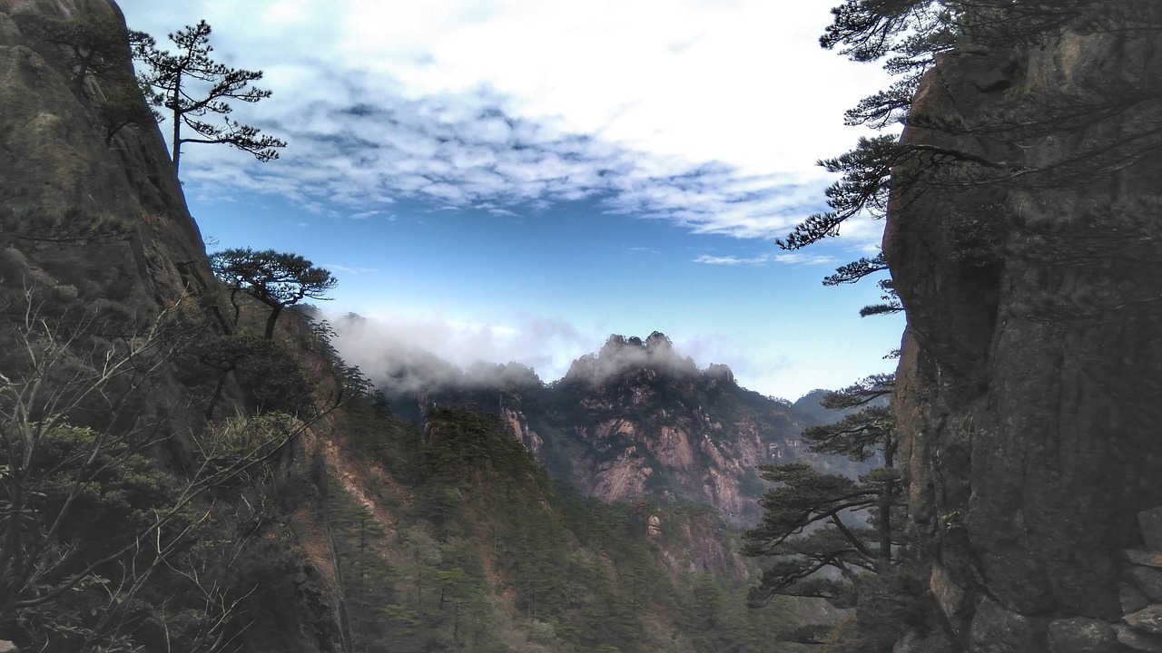 huangshan the scenery cloud free photo