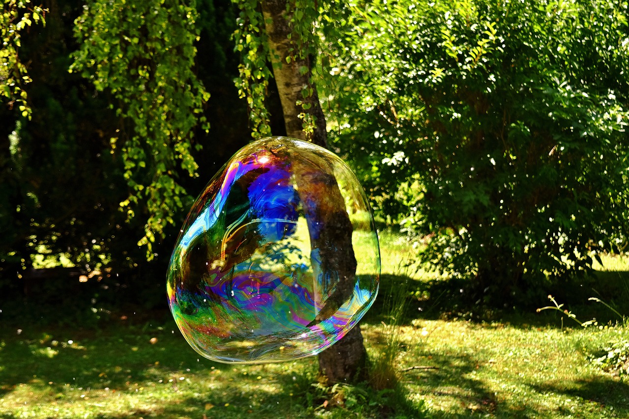 huge soap bubble puste fix free photo
