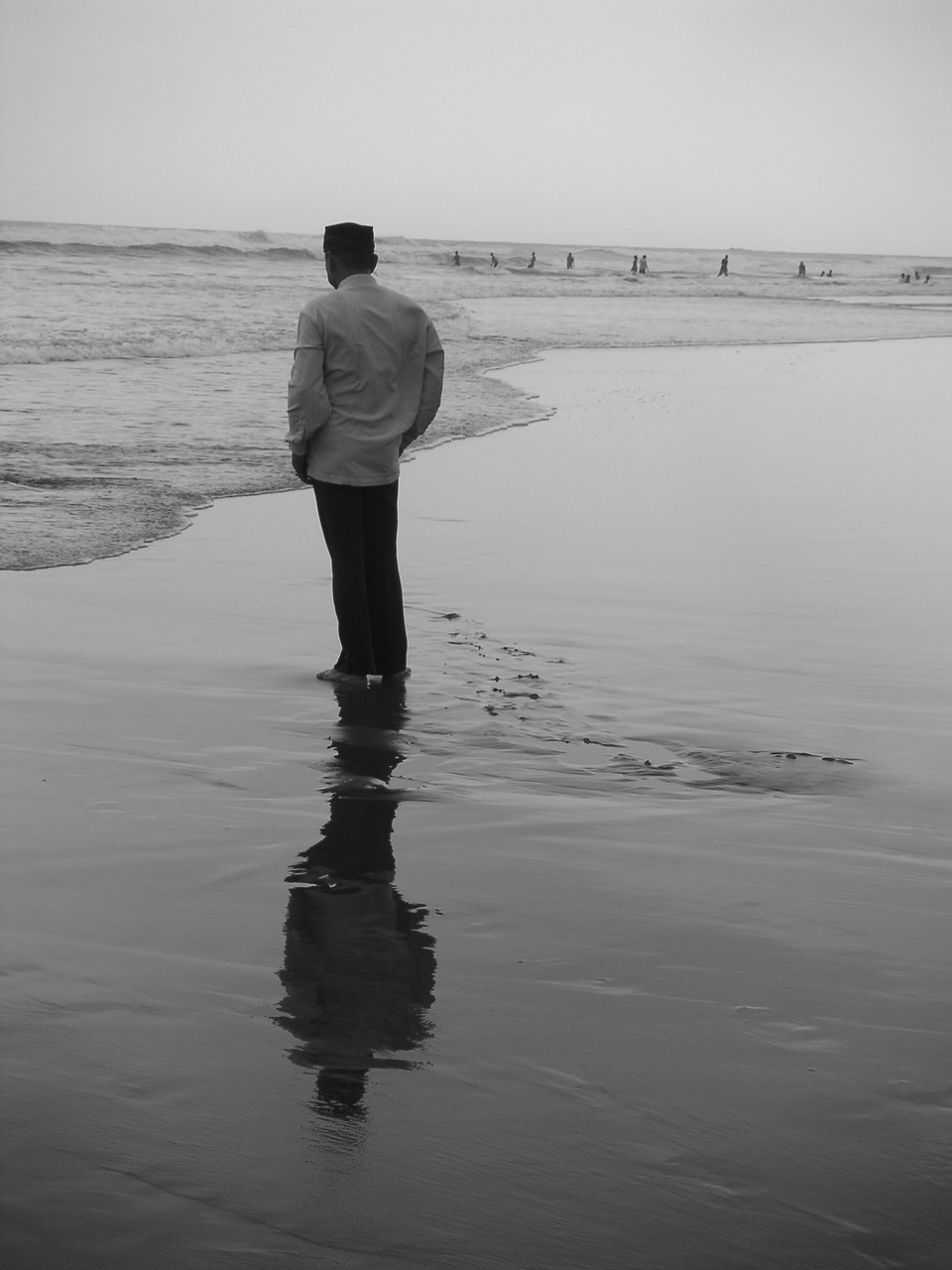 human beach mirroring free photo