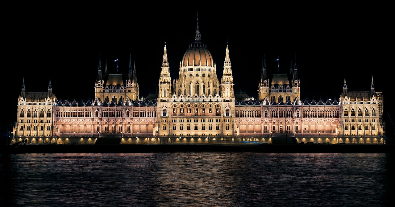 hungarian parliament night budapest free photo