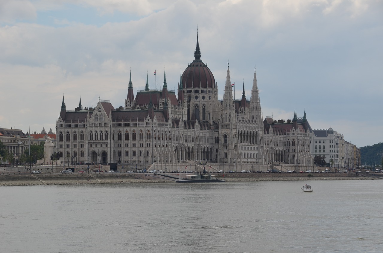 parliament building hungary budapest free photo