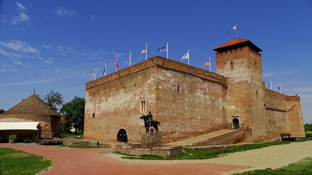 hungary gyula castle free photo