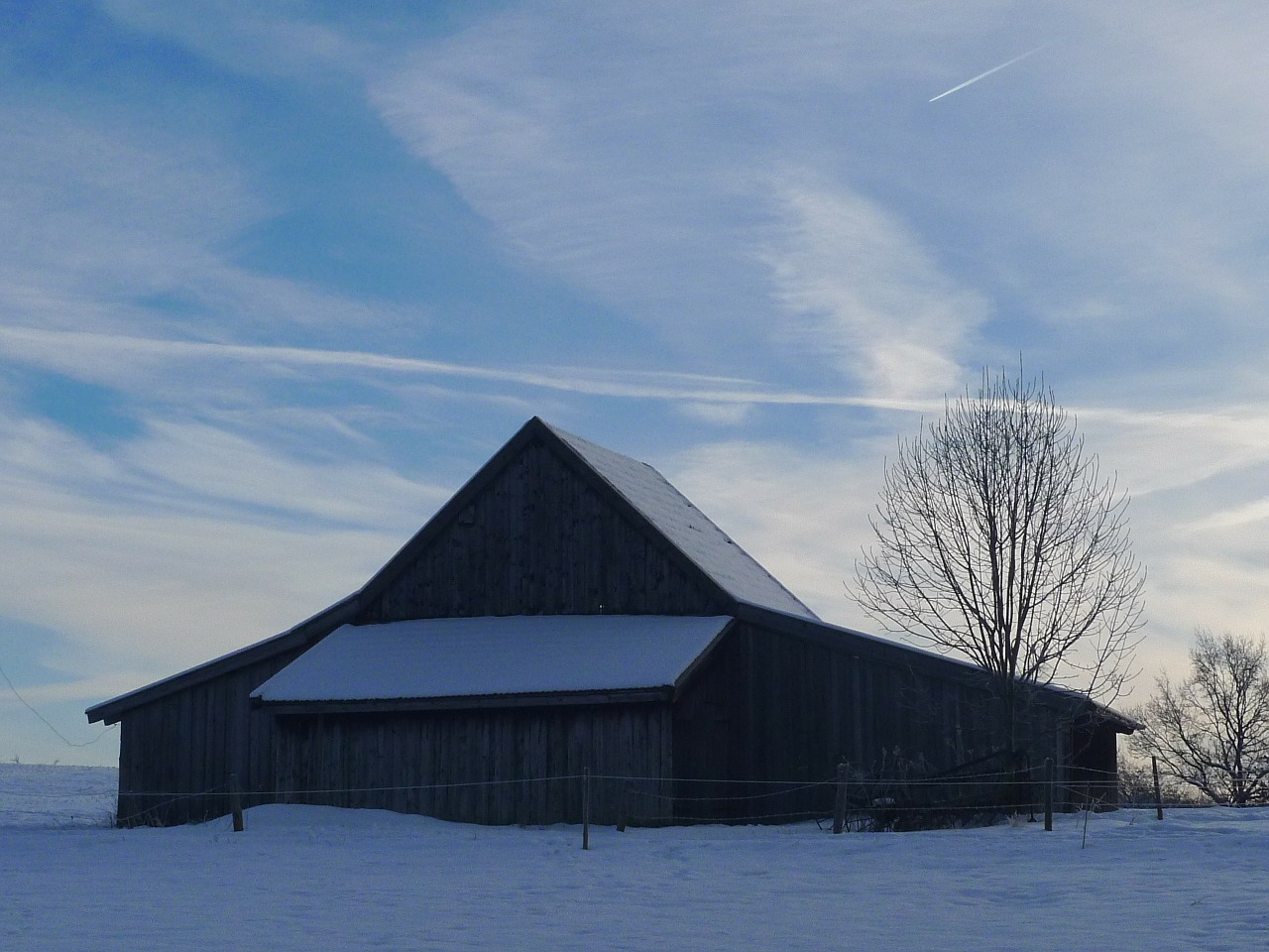 hut barn winter free photo