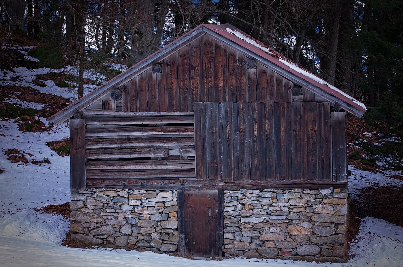 hut barn wood mint free photo