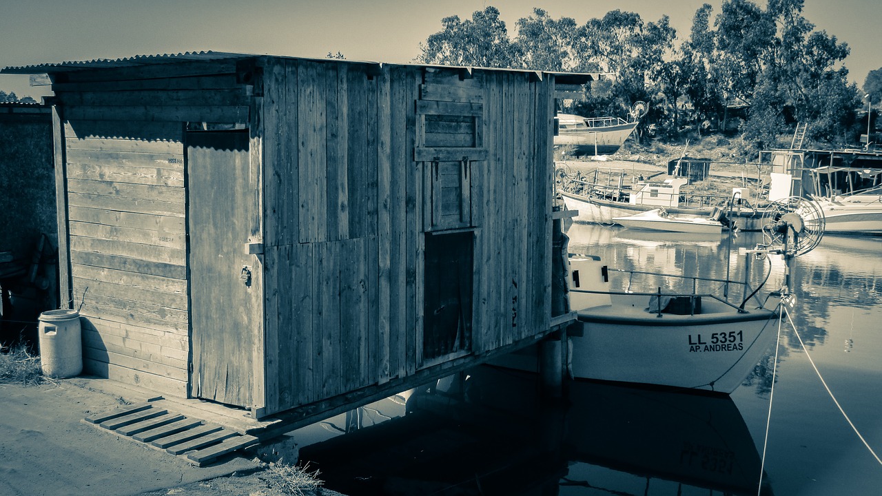 hut wooden fishing shelter free photo