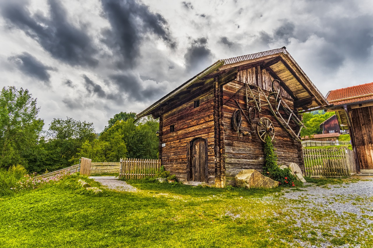 hut scale alpine hut free photo