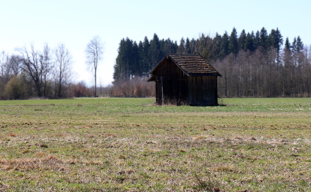 hut barn field free photo