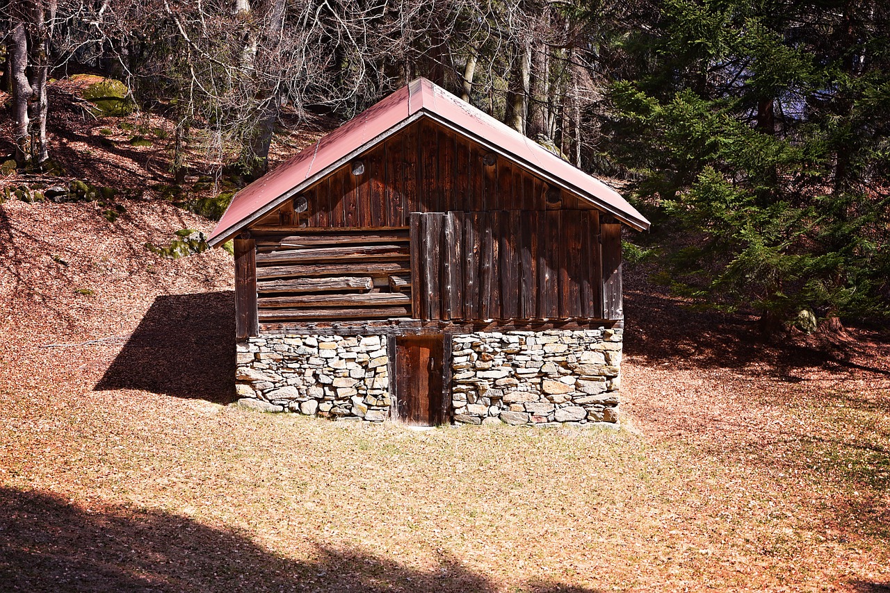 hut log cabin barn free photo