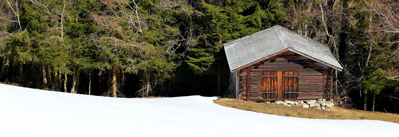 hut barn log cabin free photo