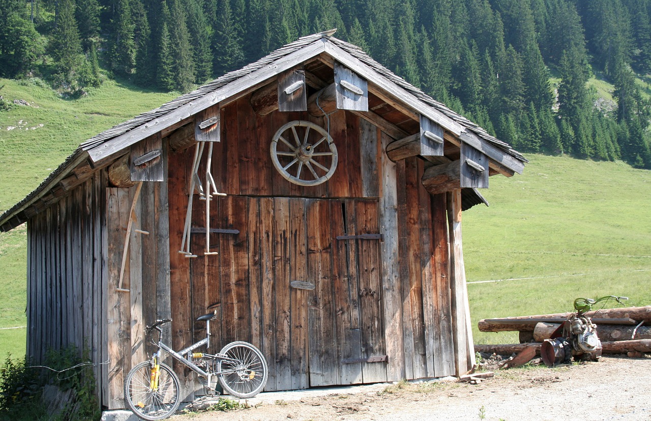 hut alm log cabin free photo