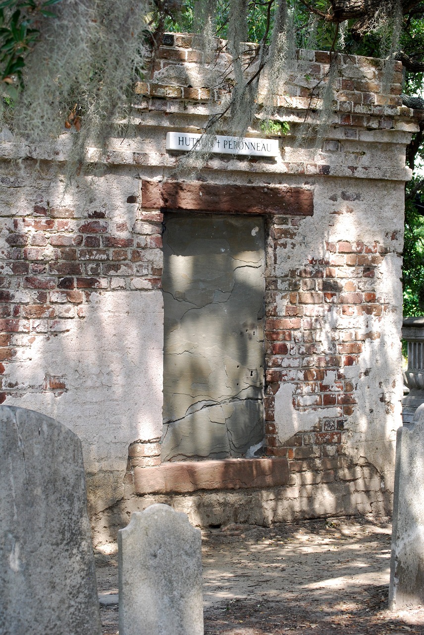 hutson-peronneau vault old charleston colonial graveyard free photo