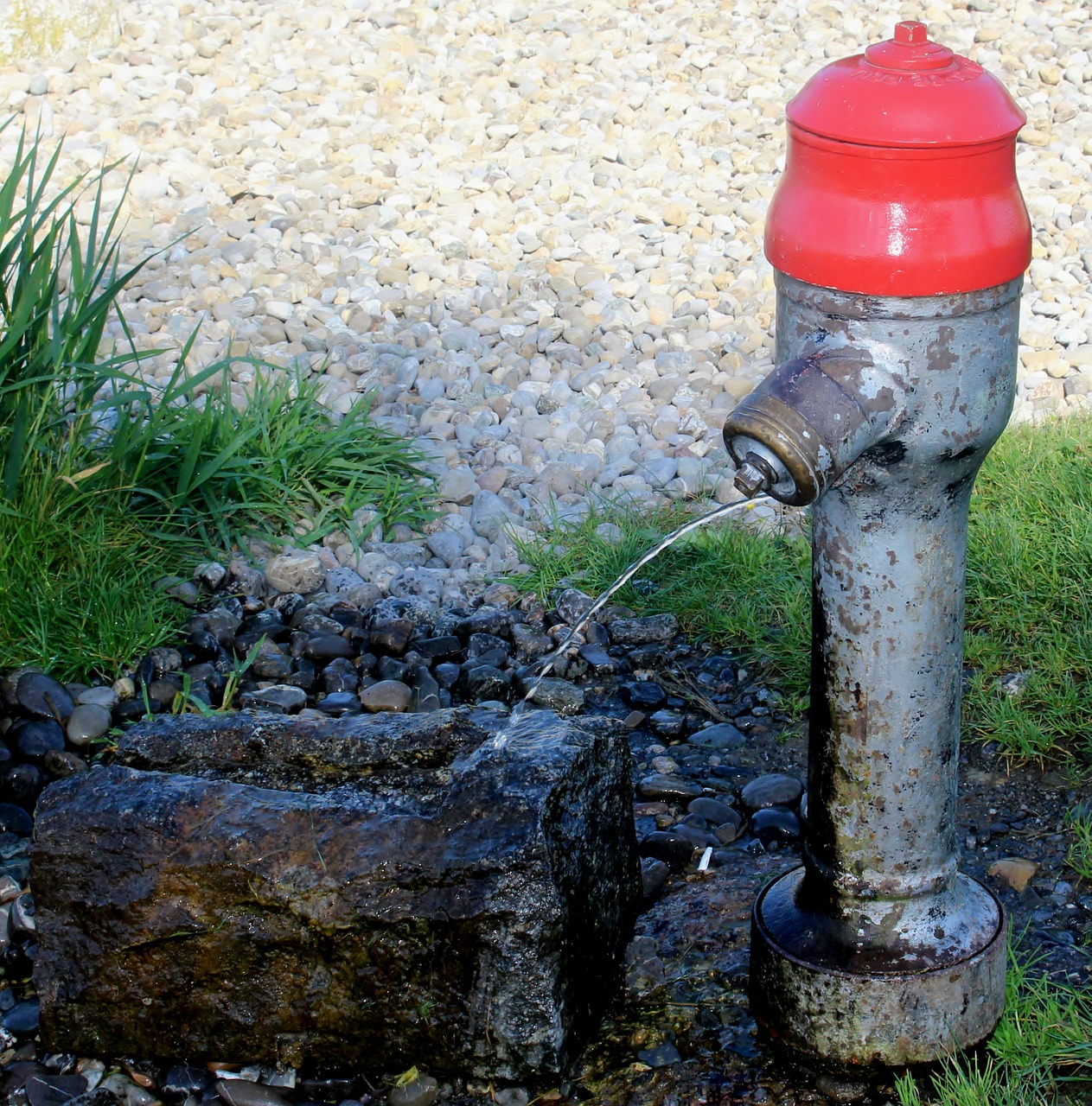 hydrant fountain water free photo