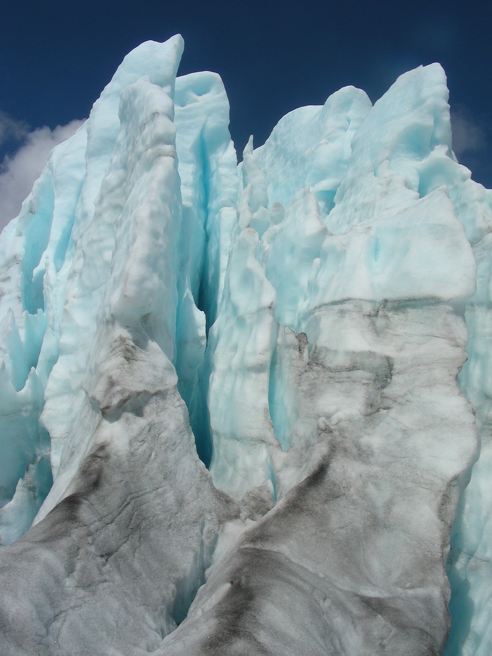 ice glacier glacier svellnosbreen free photo