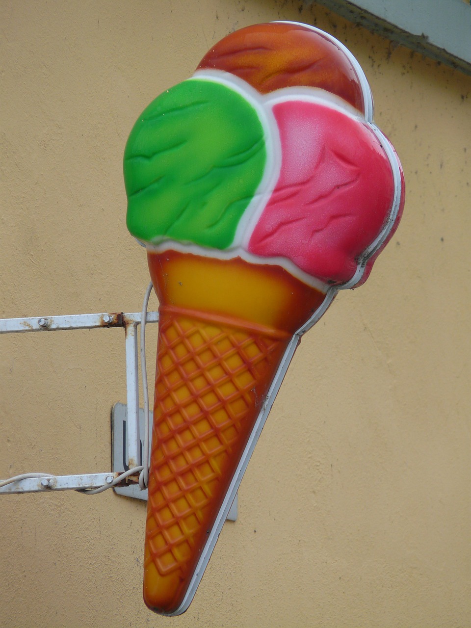 ice waffle ice cream street sign free photo