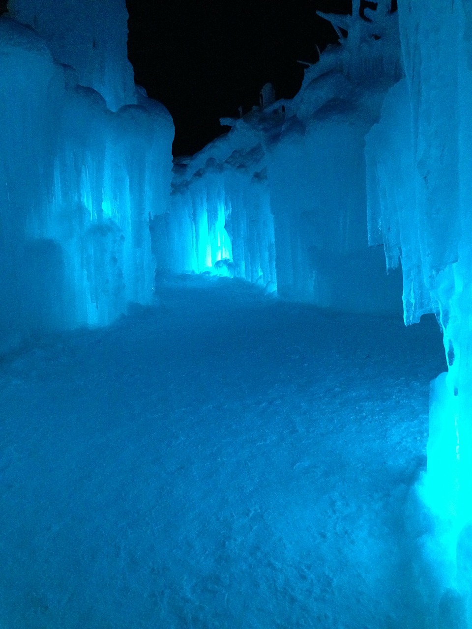 ice cave cave ice castle free photo