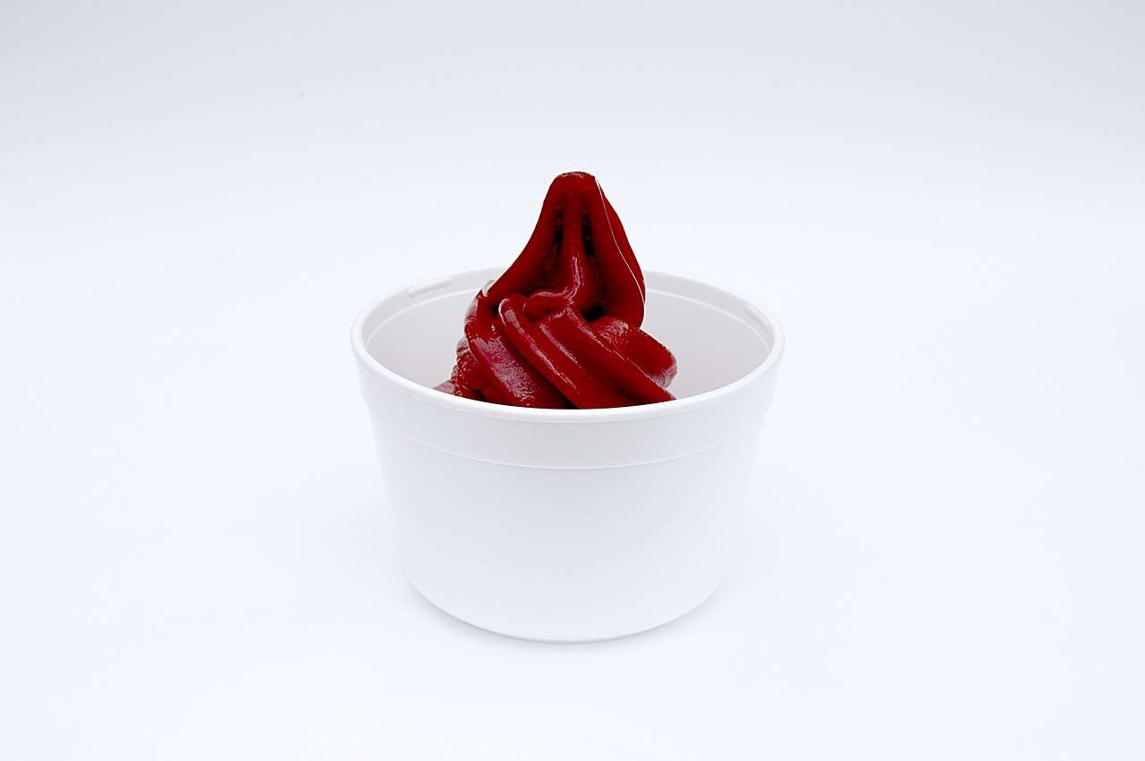 ice cream  strawberry  termomiska free photo