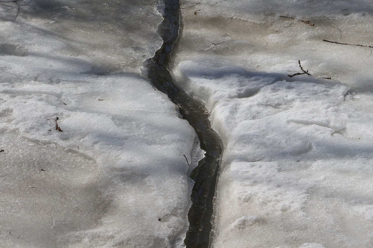 ice floes  rivulet  frozen river free photo