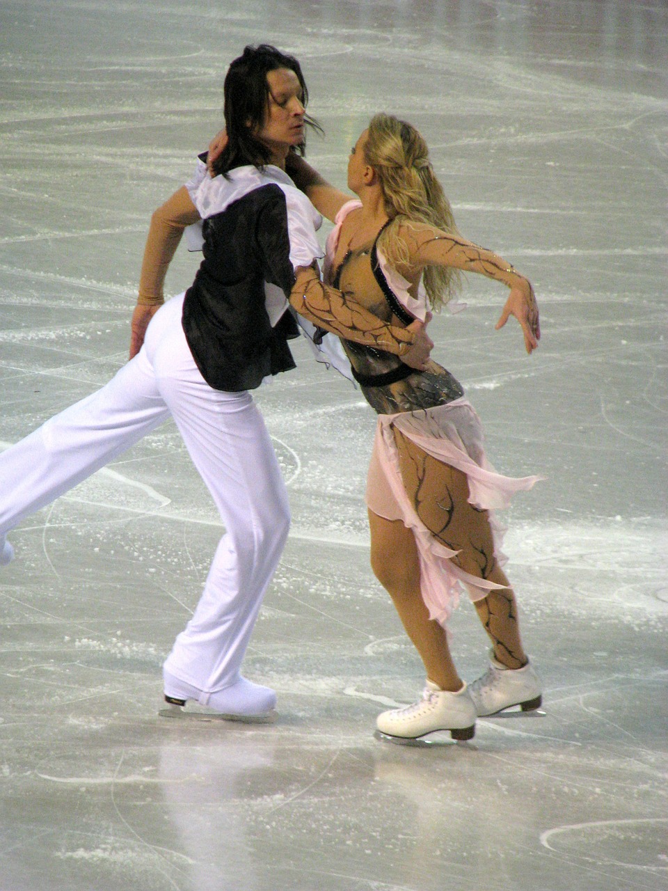 ice skating dancing competition free photo