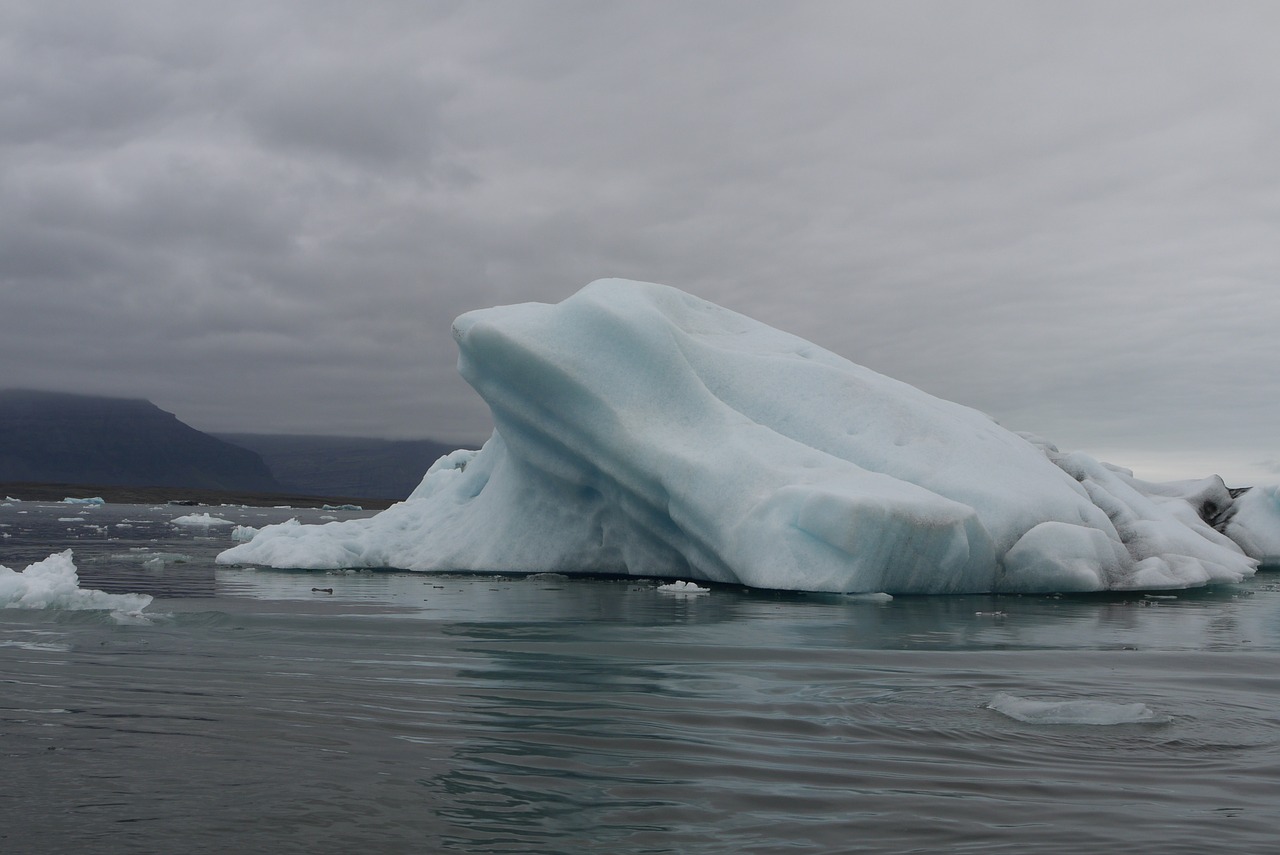 iceland glacier lagoon iceberg free photo