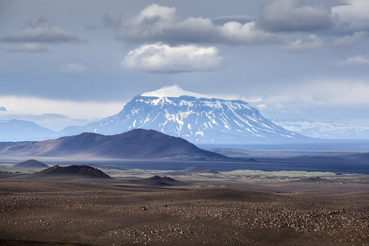 iceland mountain volcano free photo